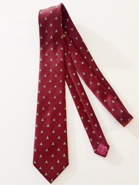 Vintage 1985 Avon Christmas Tie